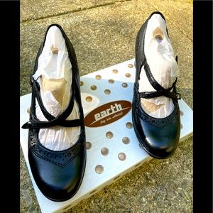 Earth brand Primrose Black Soft Calf Leather shoe